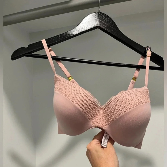 Victoria’ Secret Incredible blush Bra lightly lined Size 32 D NWT womens - Picture 2 of 8